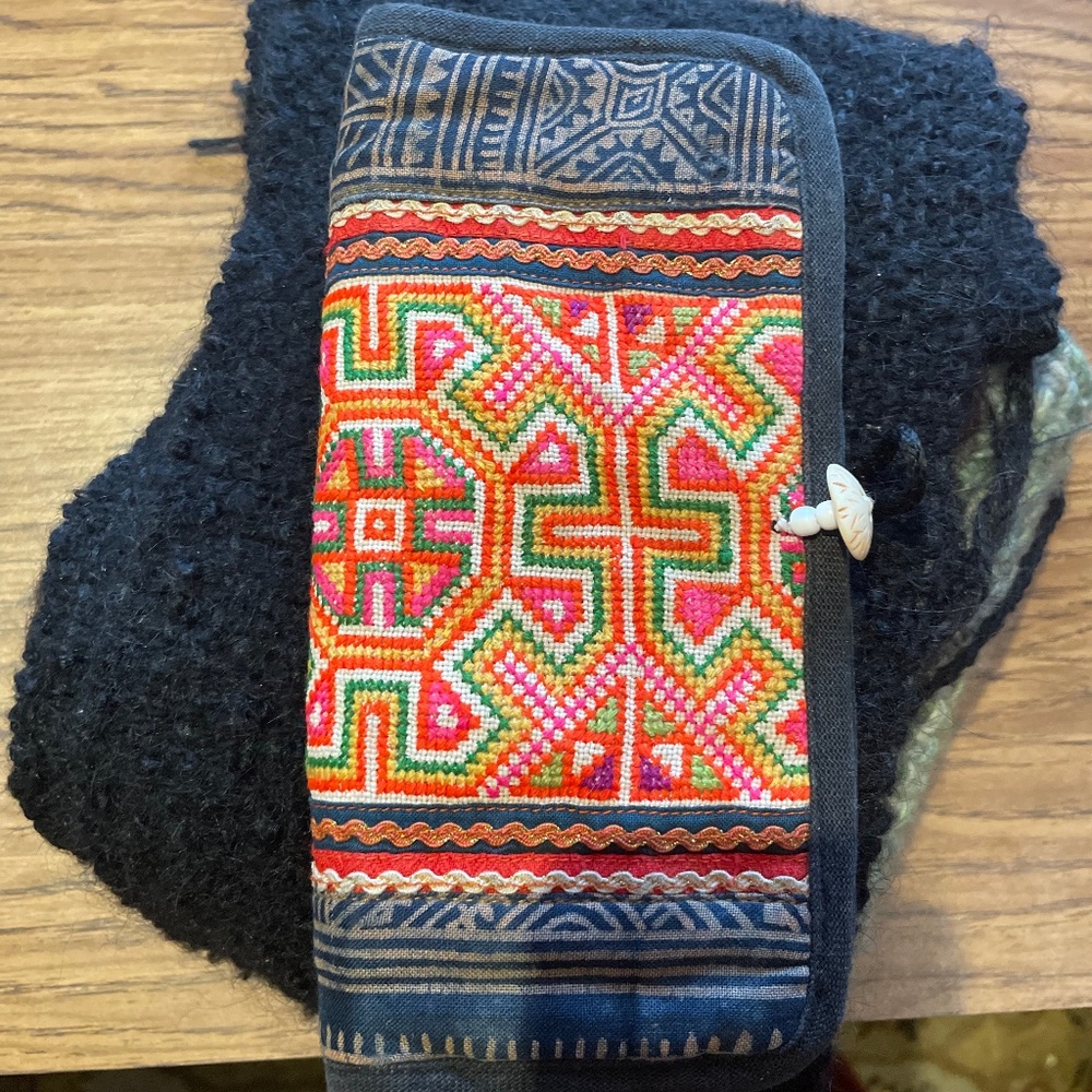 Vintage Thai Embroidery Hemp woman’s wallet clutch